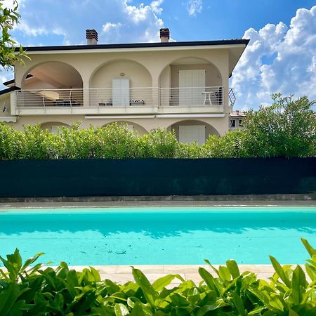 Dimora Di Charme Con Piscina E Giardino,Vicina Alla Spiaggia Сірміоне Екстер'єр фото