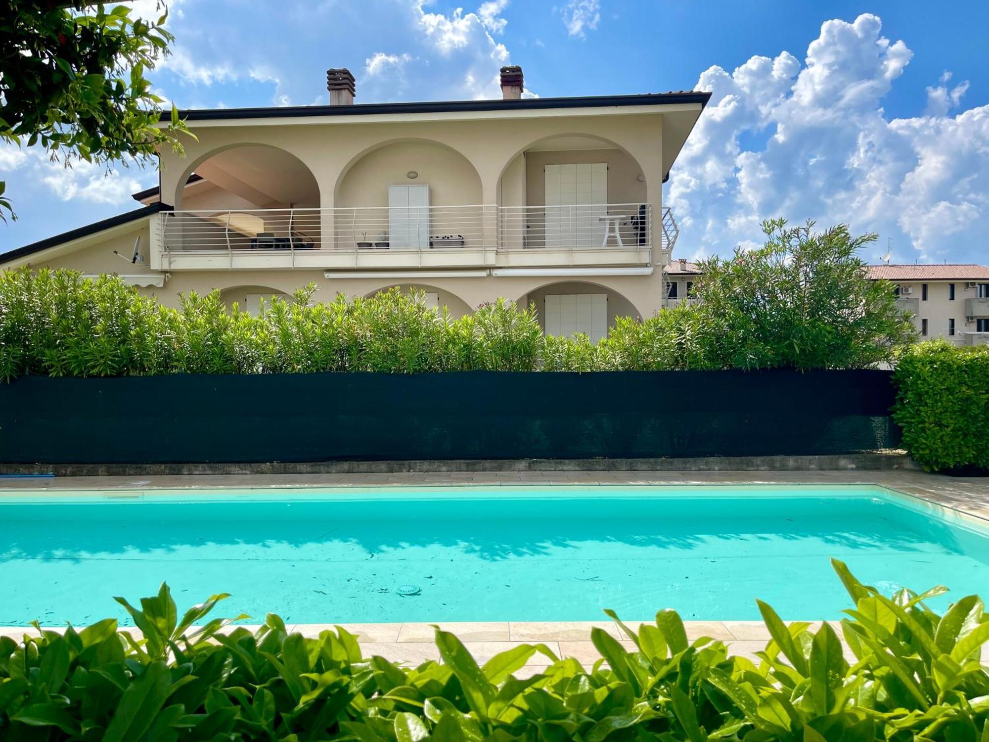 Dimora Di Charme Con Piscina E Giardino,Vicina Alla Spiaggia Сірміоне Екстер'єр фото
